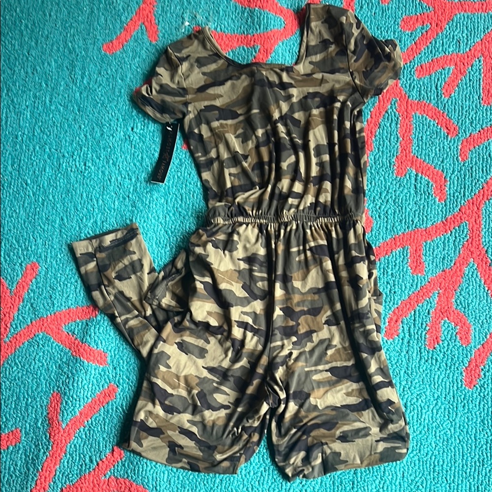 New with tag Camo Print Jumpsuit cute